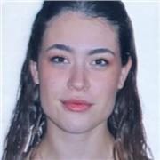 Profesora de refuerzo para primaria en las áreas de lengua castellana, mates, conocimiento del medio e inglés.